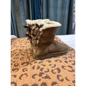 Ugg Bailey Bow II Boot Shearling Chestnut Womens 9 Tan